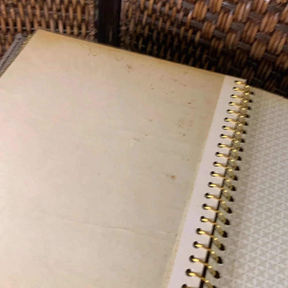 Green Vase Floral Photo Album